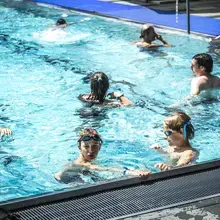 Des enfants au stade nautique