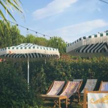 Lectures sous le parasol