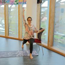 YOGA SUR CHAISE