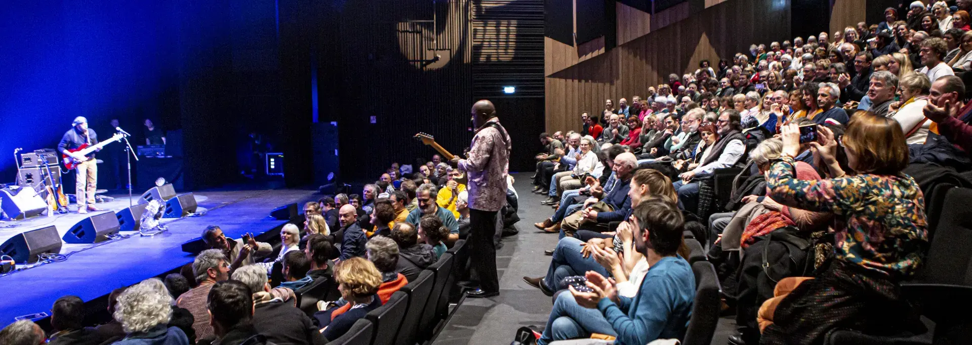 Salle de concert pleine lors du concert de Chicago Blues