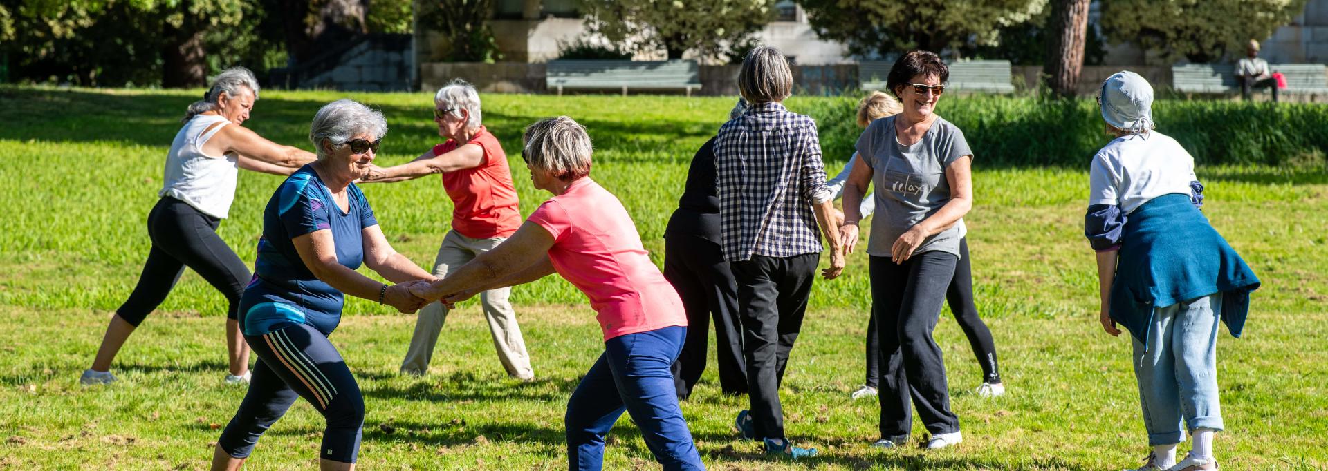 Pause sport au Parc Lawrance avec des Seniors