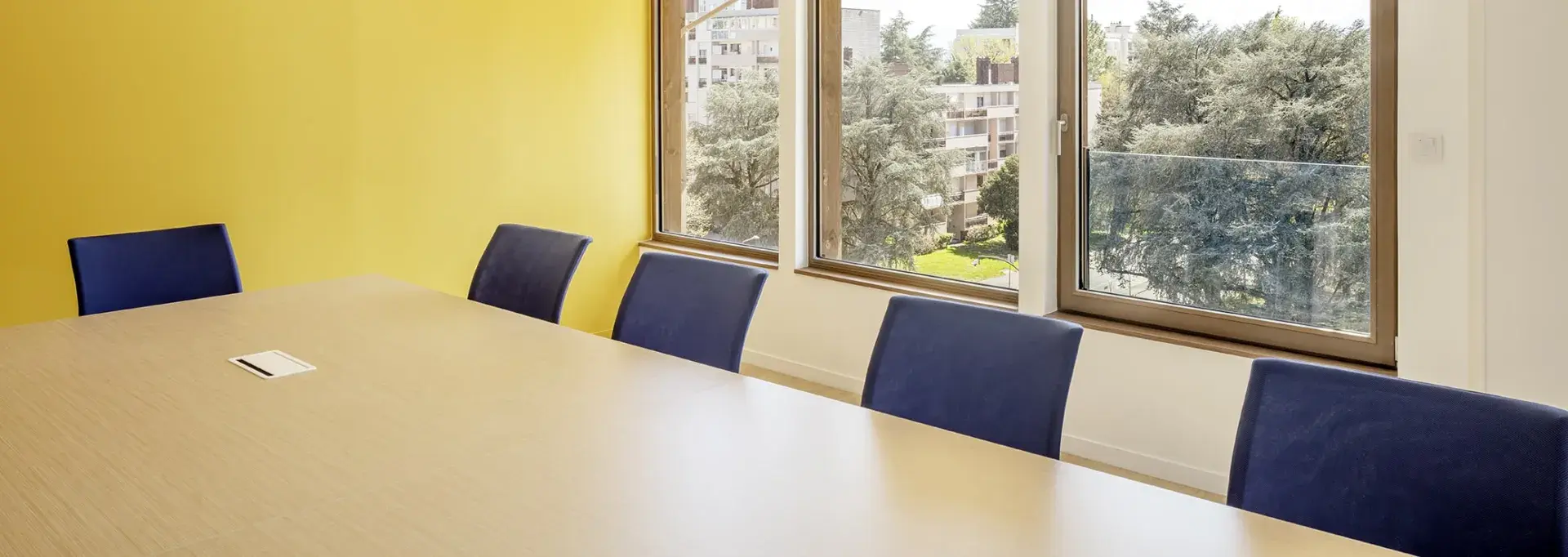 Salle de réunion au sein du pôle laherrere