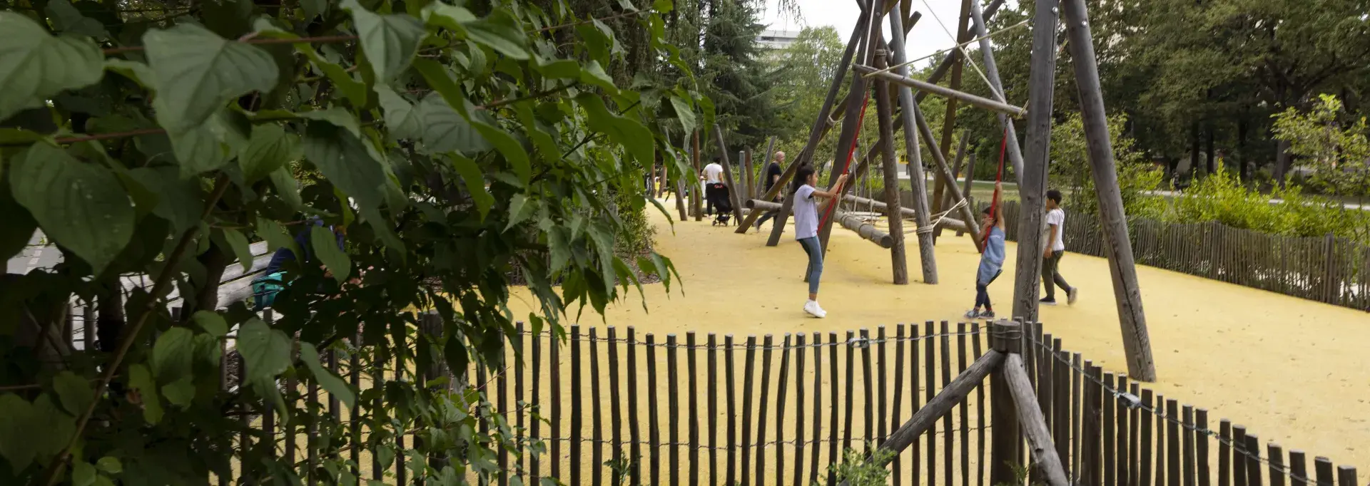 Des enfants dans le quartier Saragosse