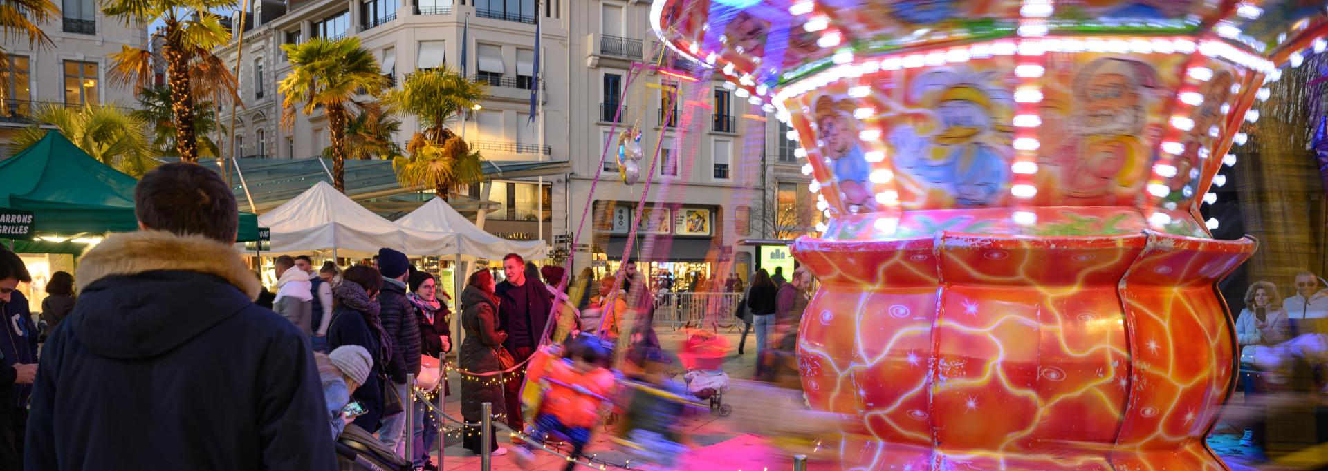 Manège lors de Noel place Clemenceau 