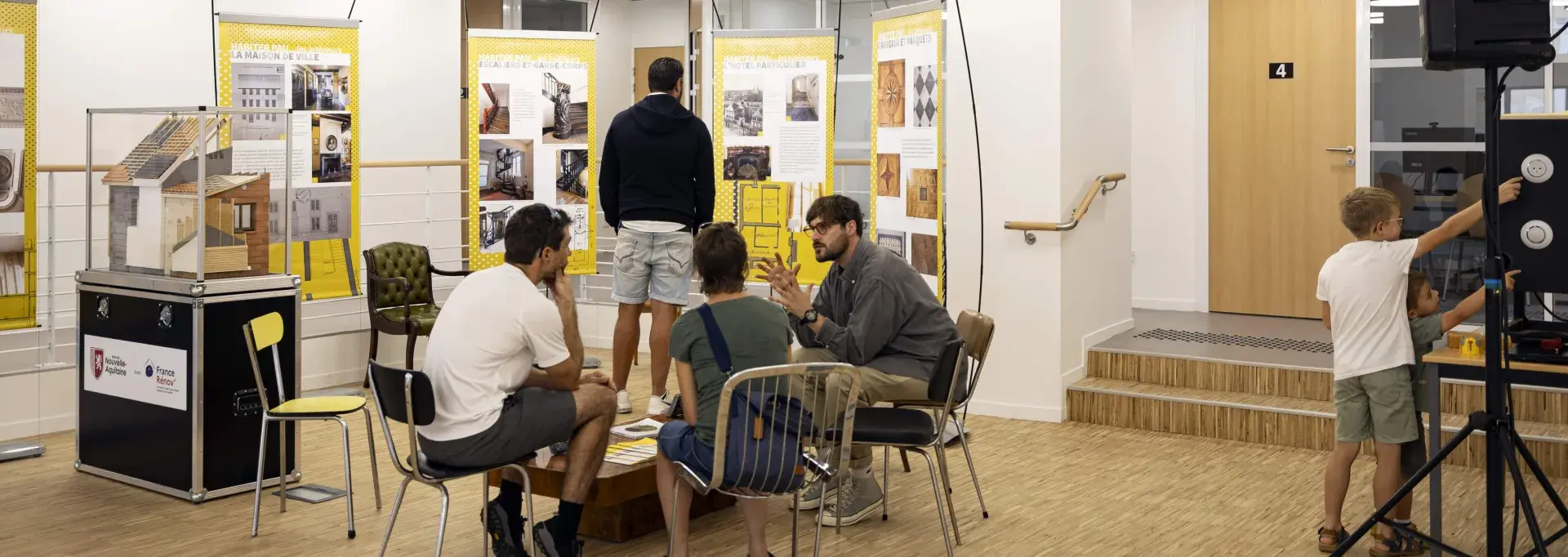Un atelier à la maison de l'habitat et du patrimoine