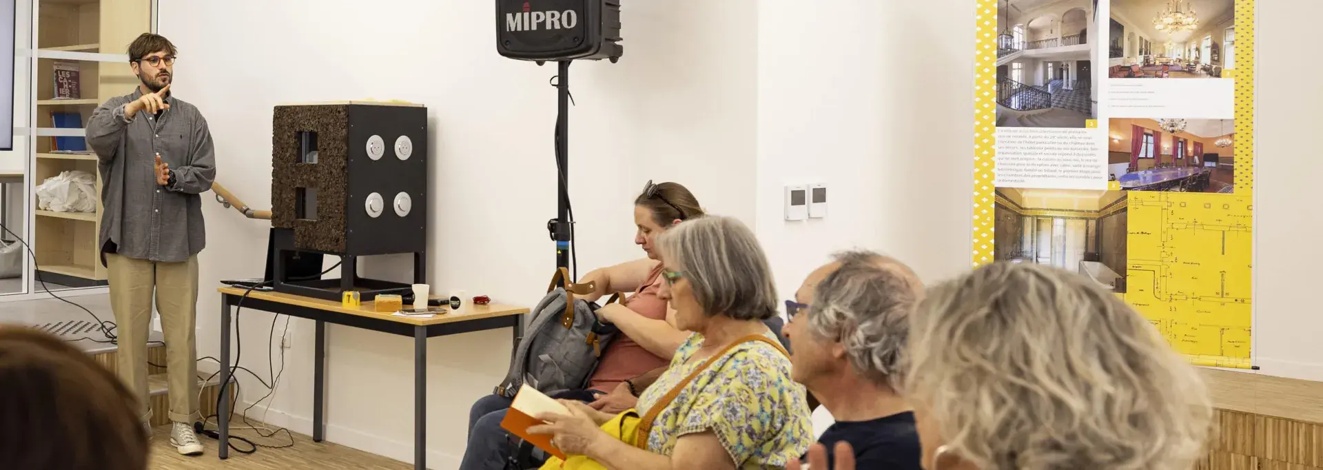 Un atelier à la maison de l'habitat et du patrimoine