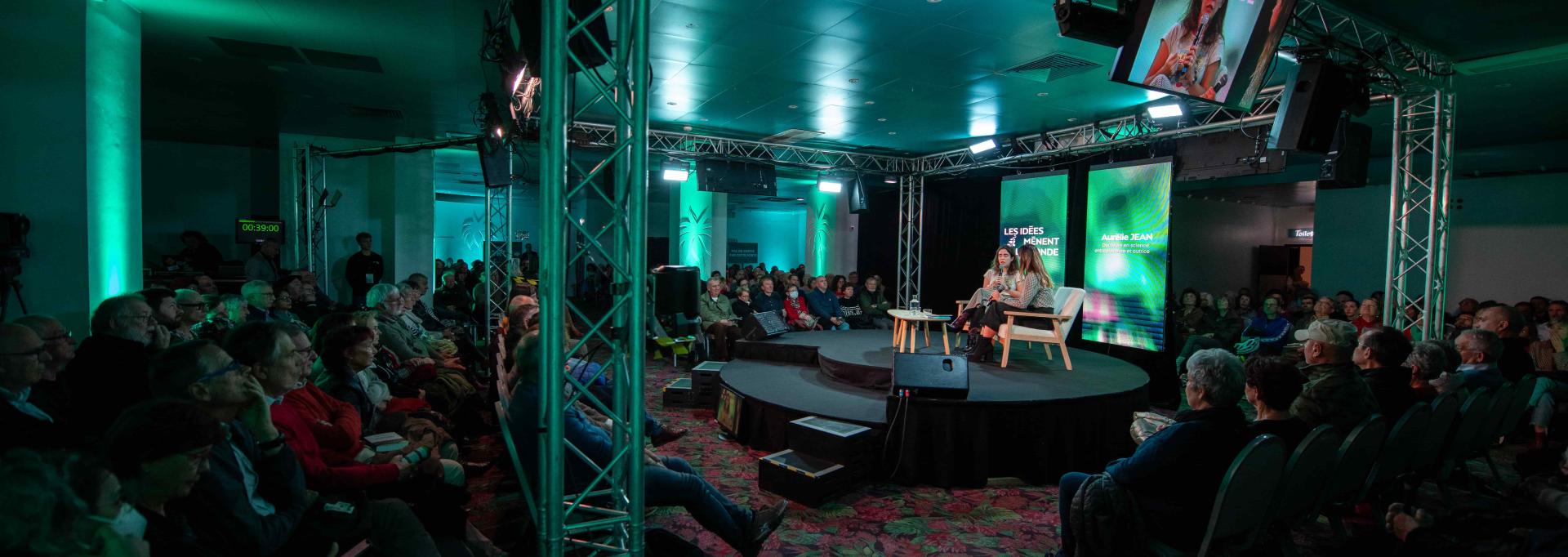 Conférence pendant les idées mènent le monde