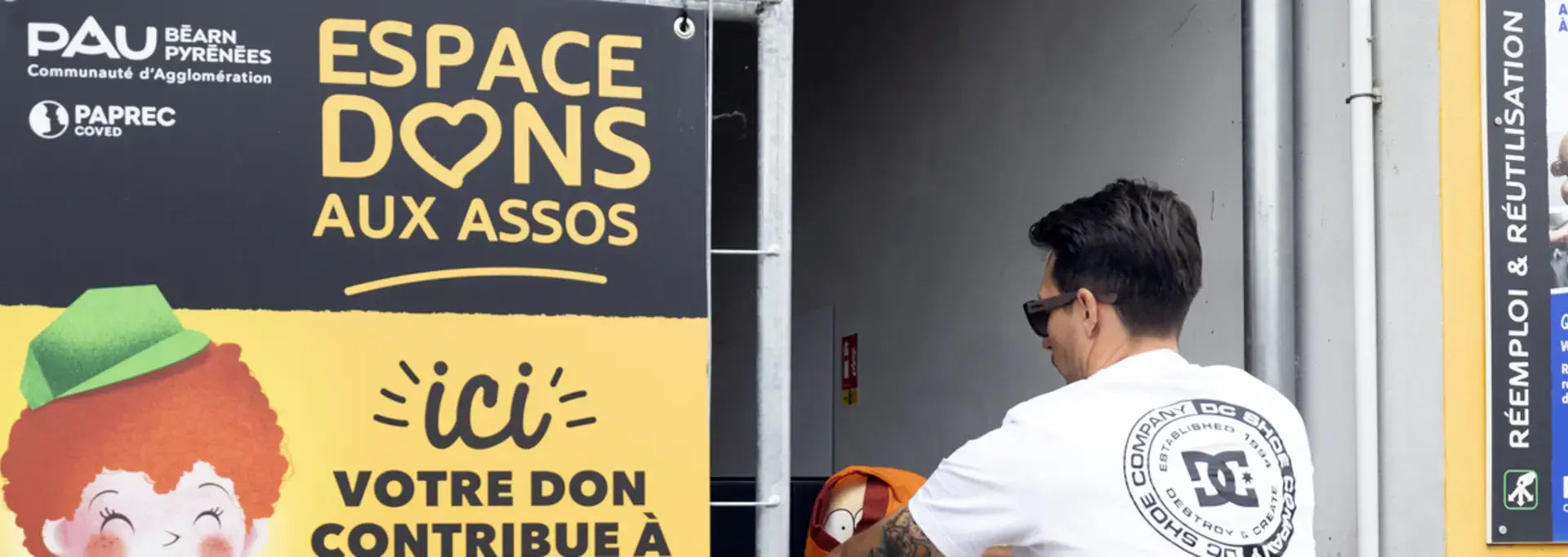 Un espace de don est dédié aux associations