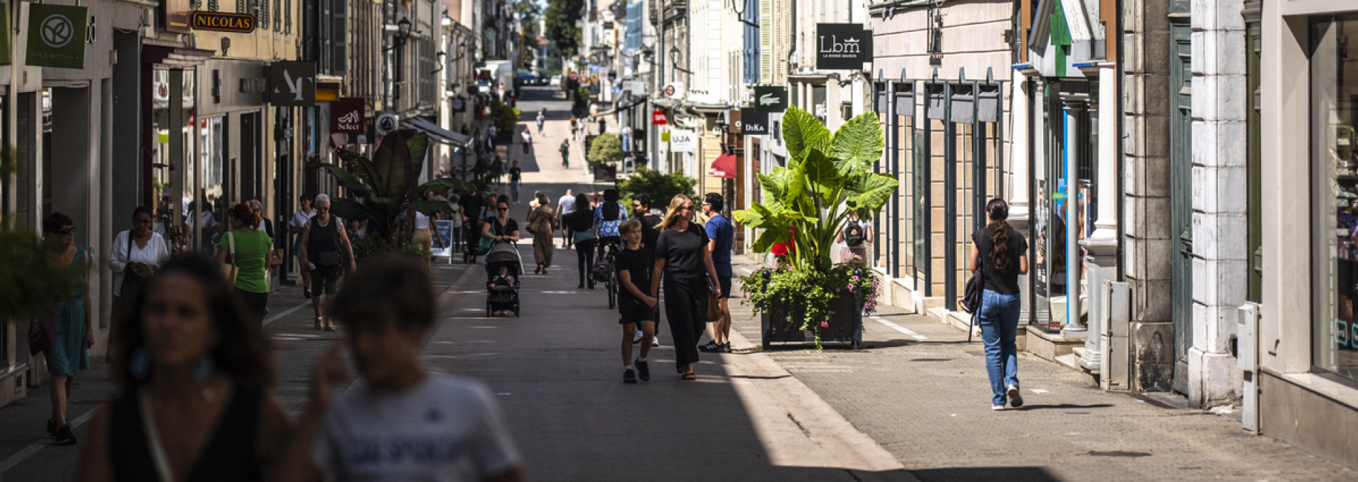 Soldes à Pau rue Serviez