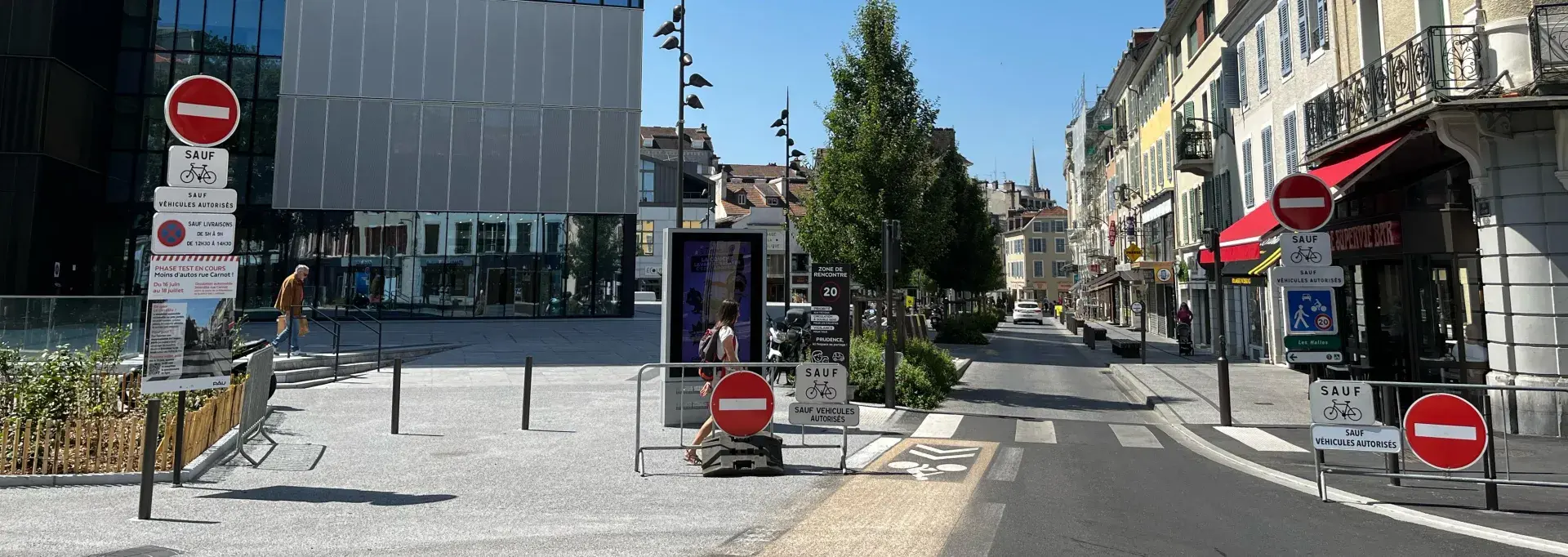 La rue Carnot, côté Sud, interdite à la circulation automobile