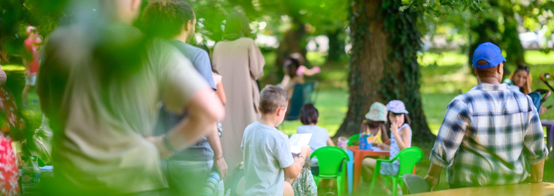Pau's détente sur les pelouses de l'université