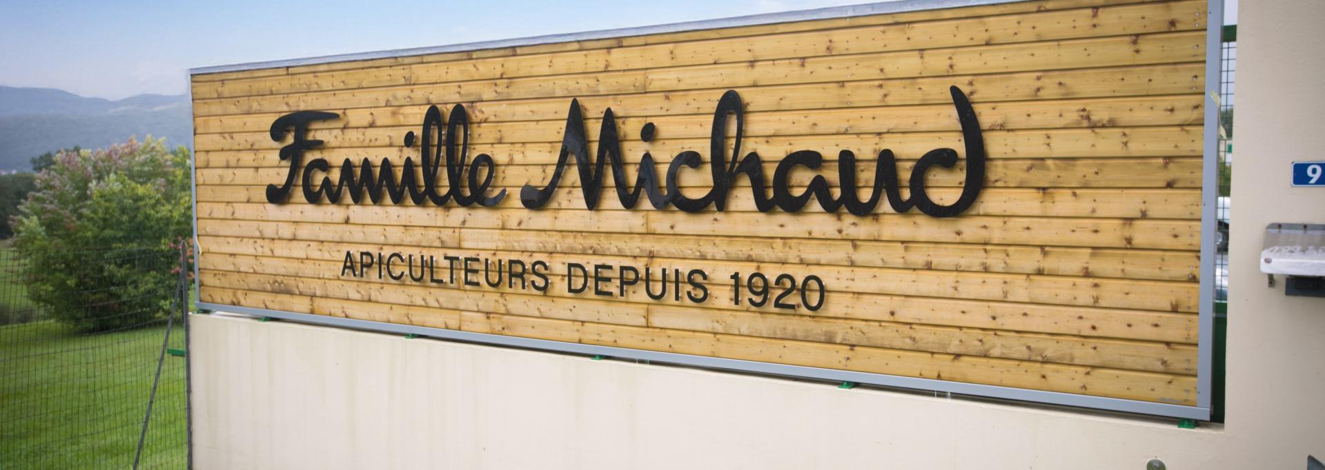 Vue de l’entrée de l’entreprise Famille Michaud Apiculteurs