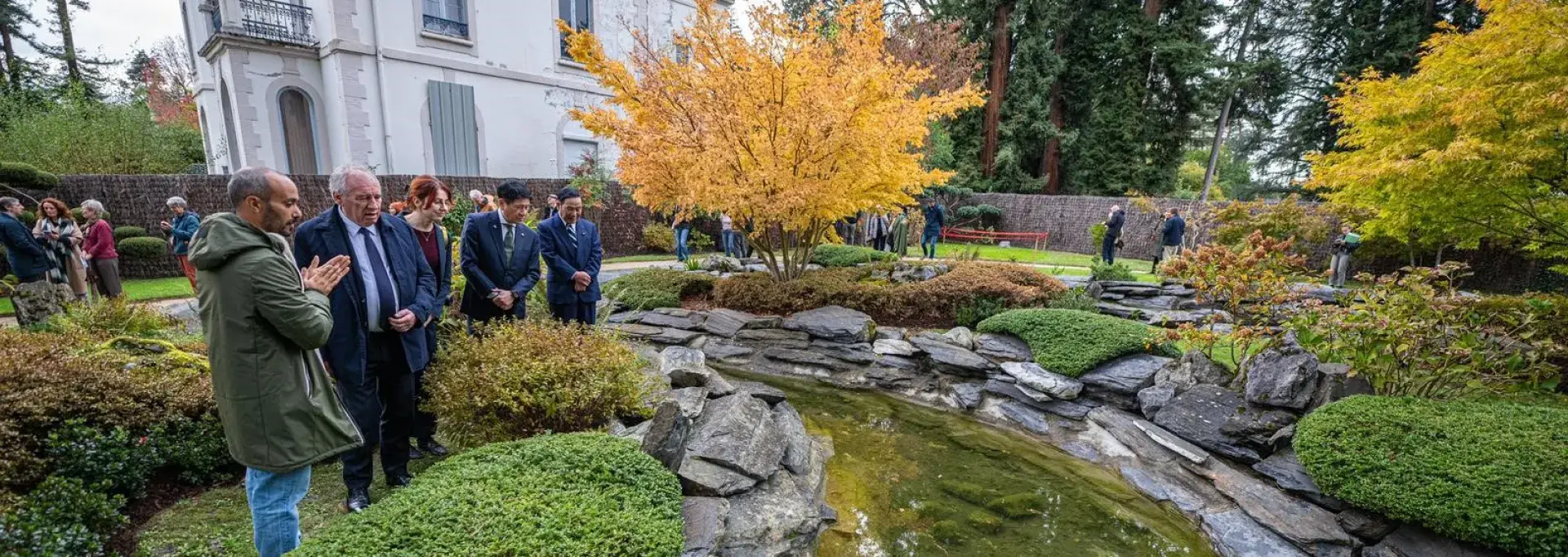 Visite du jardin de Kofu à l'occasion du 50e anniversaire du jumelage 