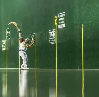 Sportif au Complexe de Pelote 