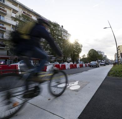 Cycliste sur piste cyclable au niveau de Batsalle