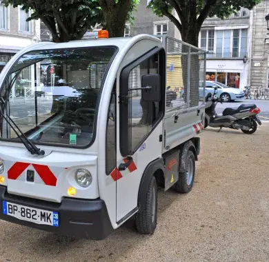 Véhicule de la propreté urbaine 