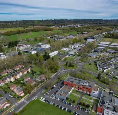 Zone d'activité économique Pau Pyrénées vue drone