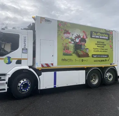 Un camion benne électrique 