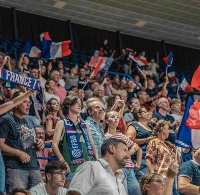 L'équipe de France de basket à Pau