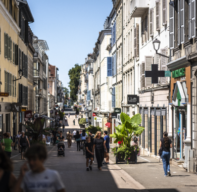 Soldes à Pau rue Serviez
