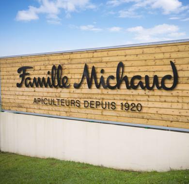 ue de l’entrée de l’entreprise Famille Michaud Apiculteurs