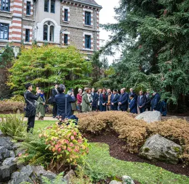 Visite du jardin de Kofu à l'occasion du 50e anniversaire du jumelage 