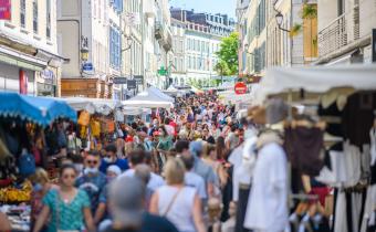 Braderie d'été à Pau