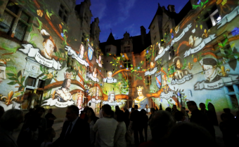 Son & Lumière dans la cour du château de Pau