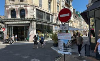 La rue Carnot, côté Sud, interdite à la circulation automobile