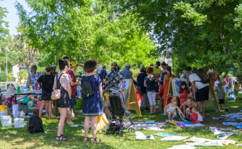 Des familles au parc beaumont à l'ombre