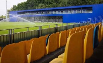 La nouvelle tribune du Nouste Camp avec l'espace supporters en bas, VIP en haut.
