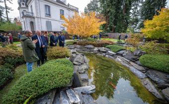 Visite du jardin de Kofu à l'occasion du 50e anniversaire du jumelage 