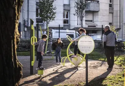  Square des Anglais : les agrès sportifs
