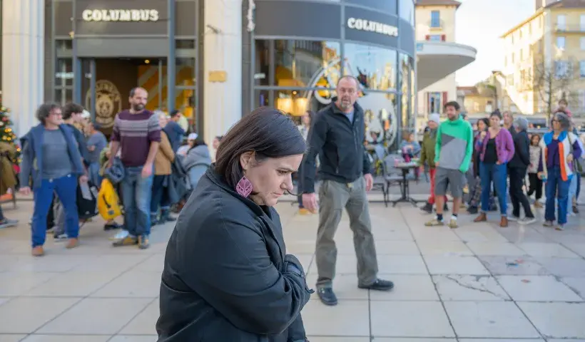 Théâtre de rue dans le cadre des violences faites aux femmes